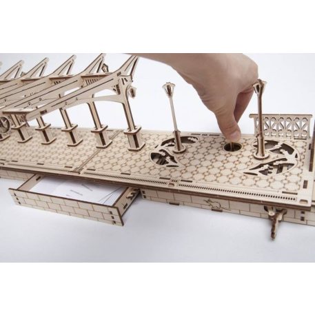 Vasútállomás - mechanikus modell - Ugears
